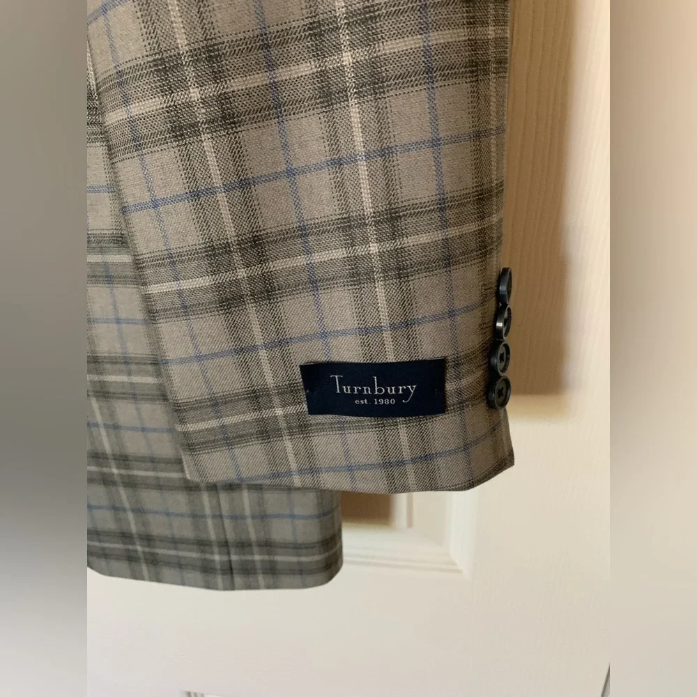 Turnbury‎ Plaid Gray Sport Coat with Classic Design